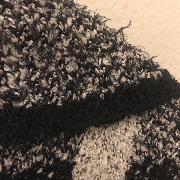 Painted Threads Open Cardigan Black Gray Medium - Picture 7 of 7